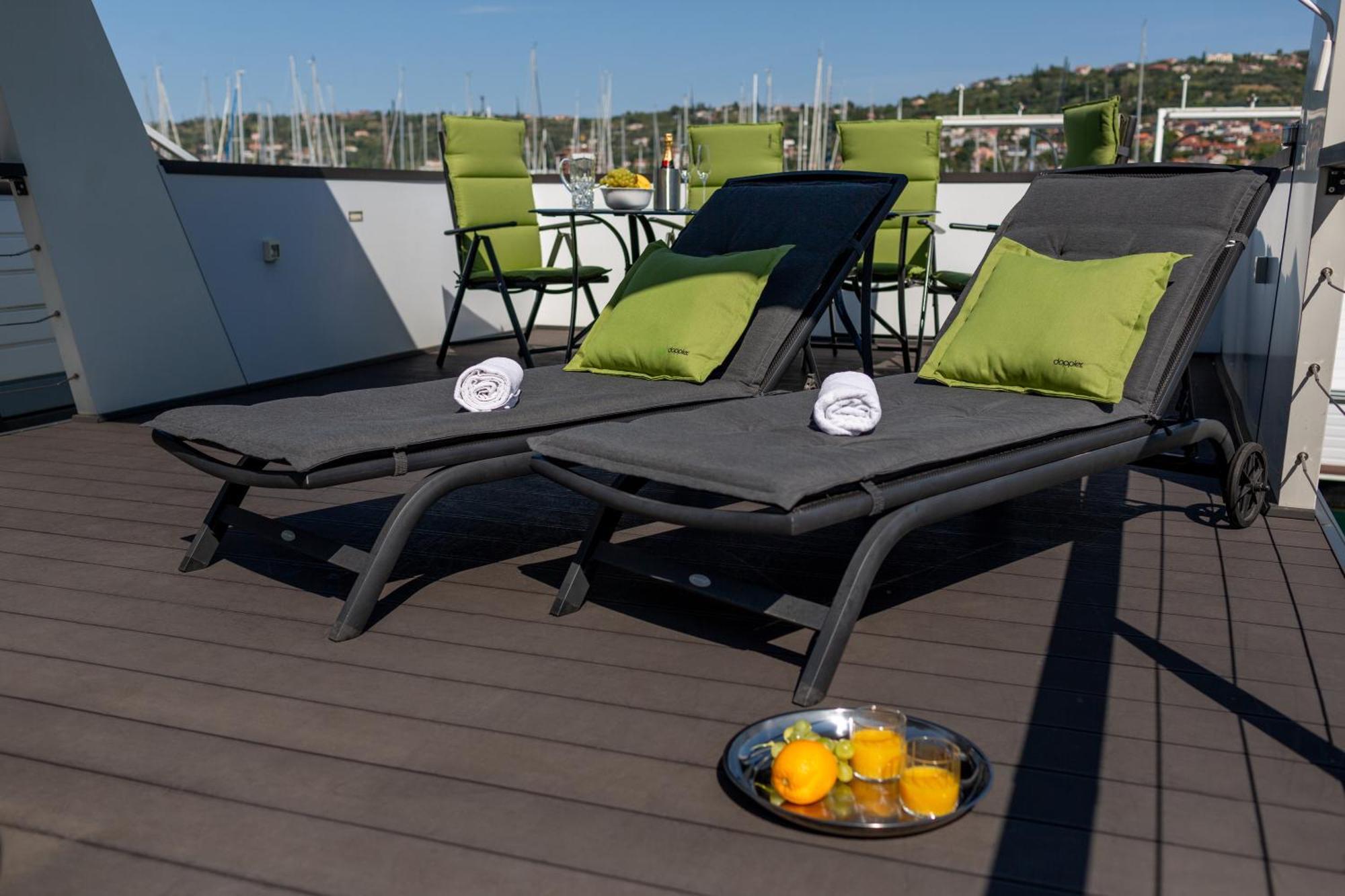 Floating Sea House Shark 3 Lägenhet Portorož Exteriör bild